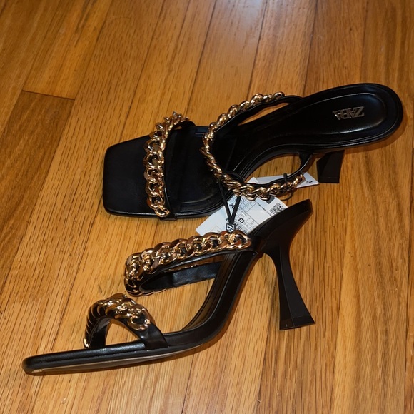 NWT! Zara sexy heel w gold chain - size 7.5 - Picture 3 of 3